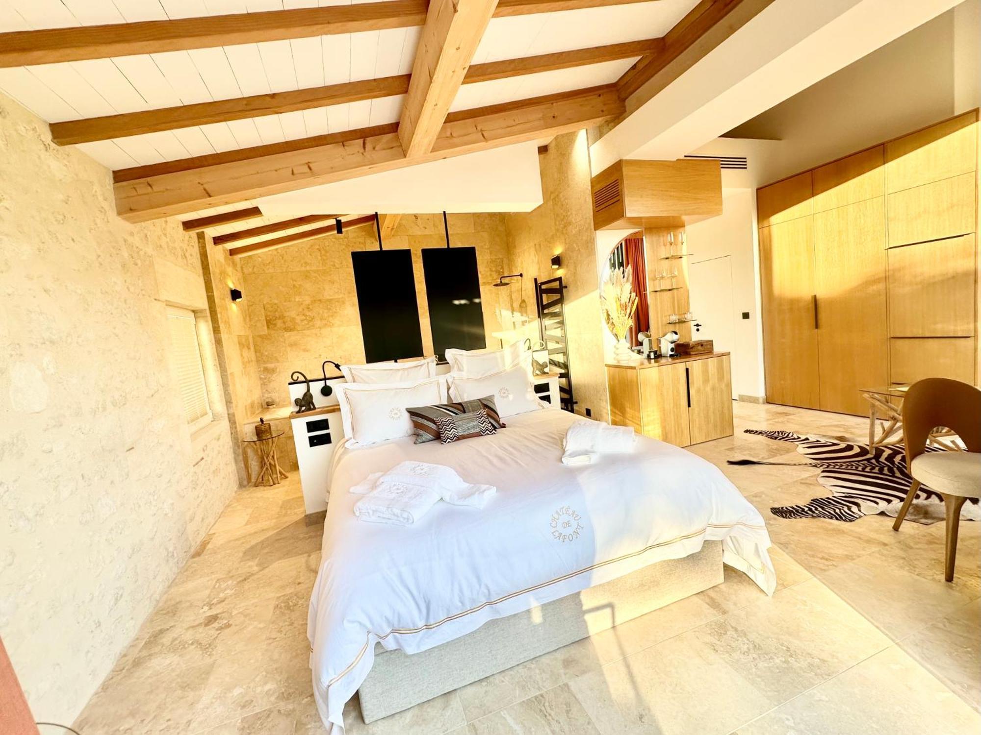 Chateau De Lafont Suites Saint-Vivien  Ngoại thất bức ảnh