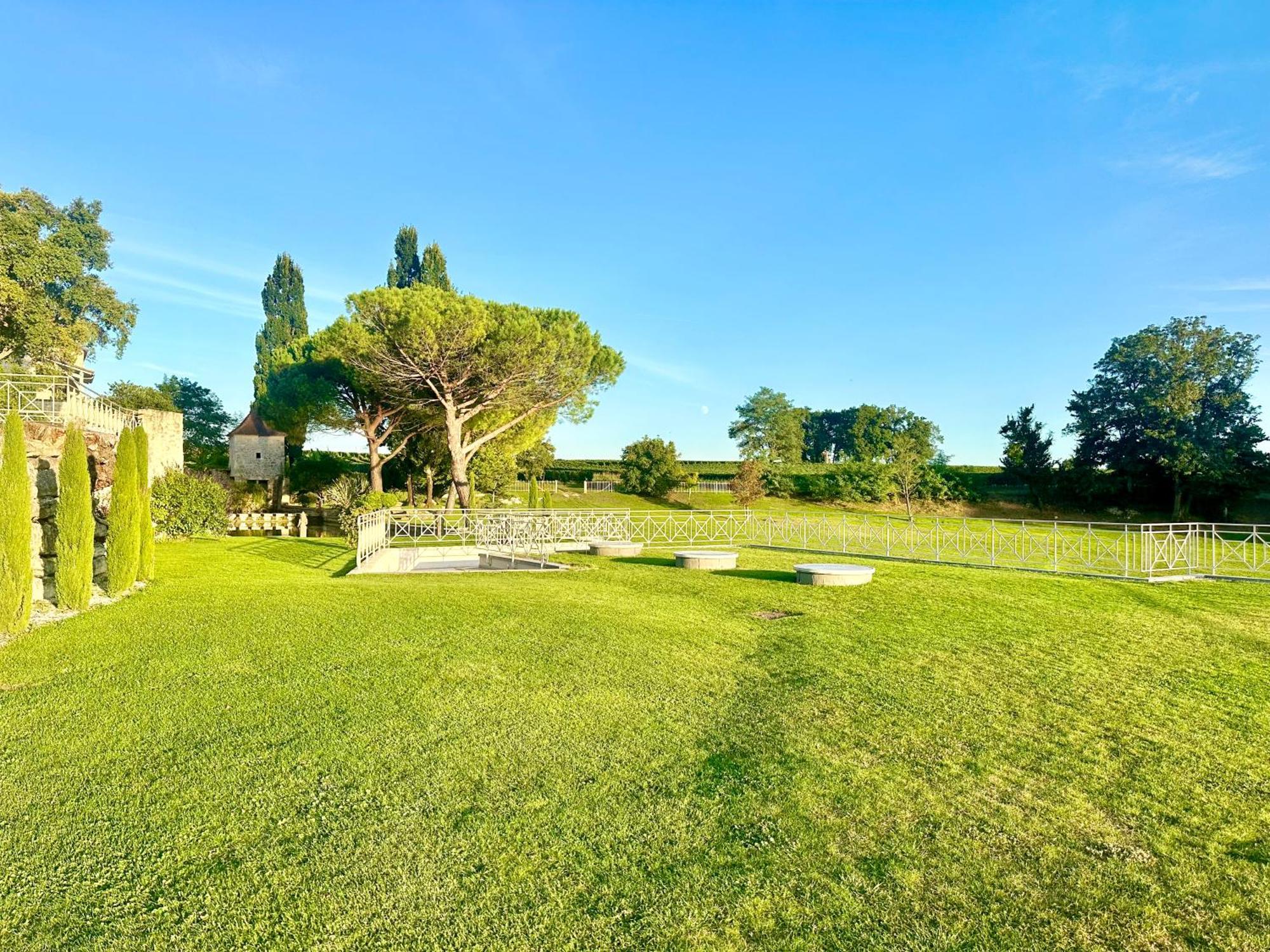 Chateau De Lafont Suites Saint-Vivien  Ngoại thất bức ảnh