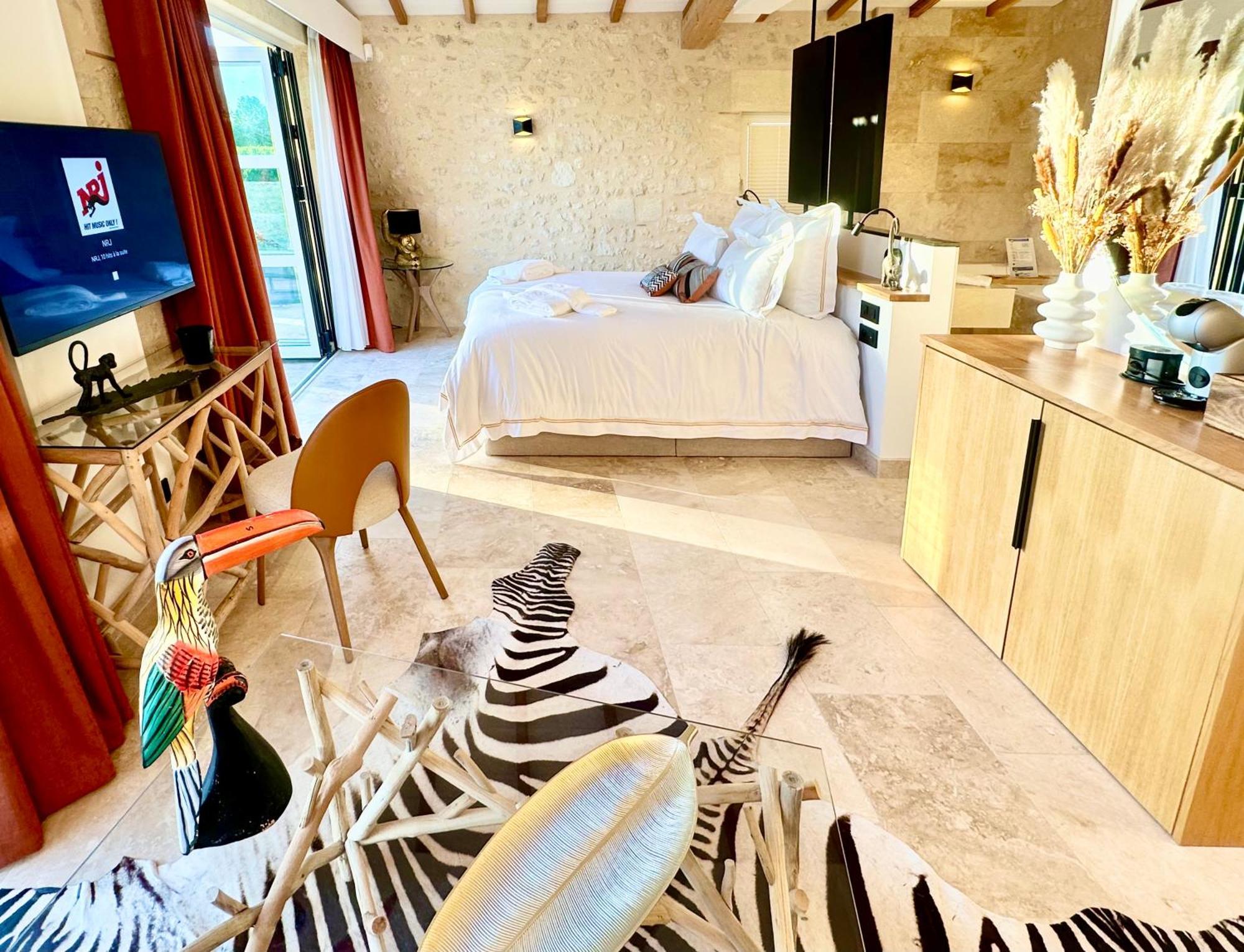 Chateau De Lafont Suites Saint-Vivien  Ngoại thất bức ảnh