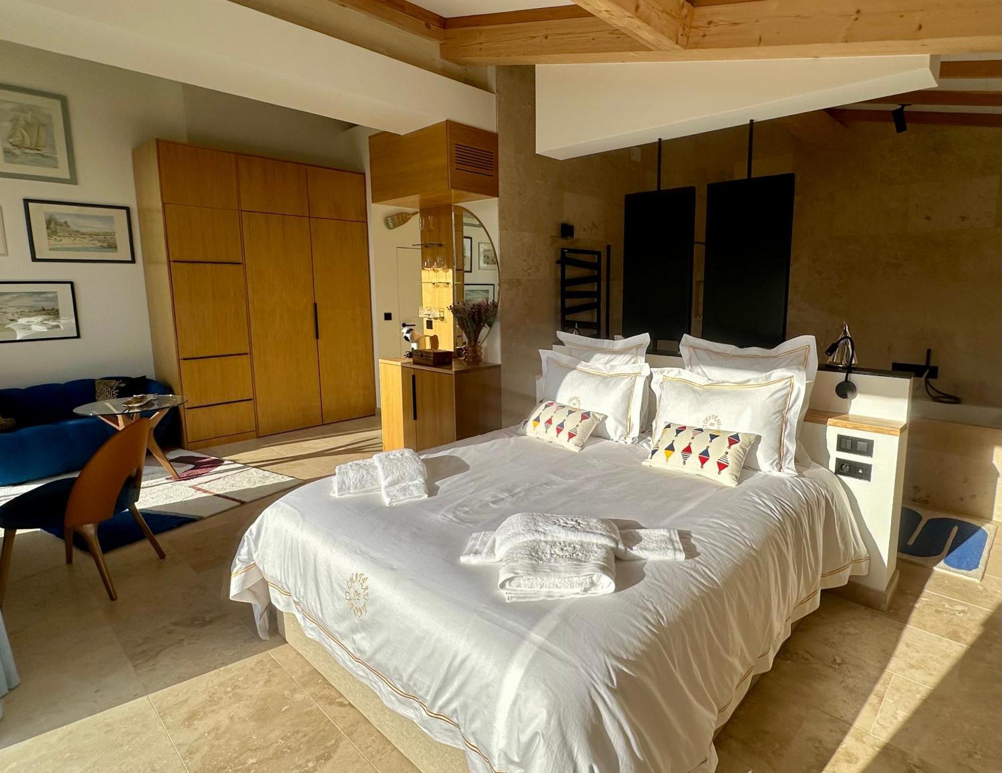 Chateau De Lafont Suites Saint-Vivien  Ngoại thất bức ảnh